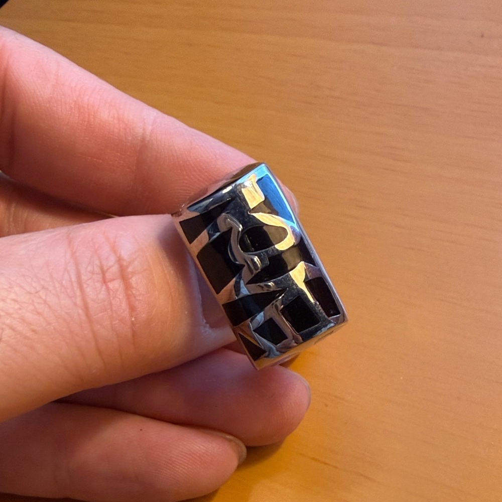 Graffiti Style Bold Two-Tone LOVE - Black & Silver Ring size 9 - Picture 2 of 6